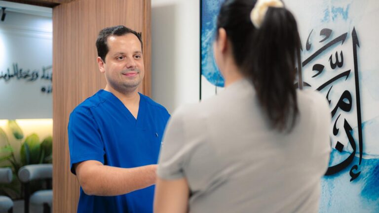 Dr. El Hazzaz Reda : Un Engagement Exemplaire pour la Sensibilisation au Cancer de l&rsquo;Œsophage